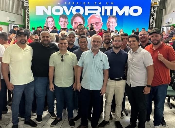 ​GRUPO DO PREFEITO GEORGE FARIAS PARTICIPA DA OFICIALIZAÇÃO DE PEDRO CUNHA LIMA A CICERO LUCENA EM CG